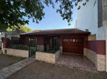Casa · 152m² · 4 Ambientes · 1 Cochera · Casa en José Luro 586