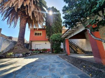 Casa · 282m² · 8 Ambientes · 3 Cocheras · Venta Casa en Block Munro Vte Lopez Cochera
