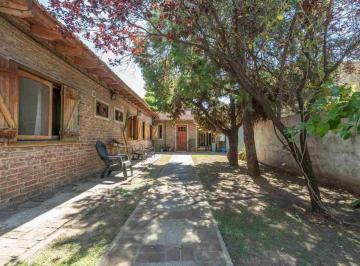 Casa · 146m² · 5 Ambientes · 1 Cochera · Casa 5 Amb con Pileta Cochera en Loma Hermosa