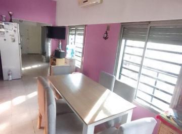 Casa · 52m² · 3 Ambientes · 3 Cocheras · Casa + Importante Lote en Zona Sur!
