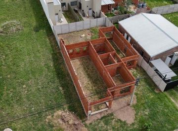 Casa · 117m² · 4 Ambientes · Casa en Construcción - Barrio San Vicente