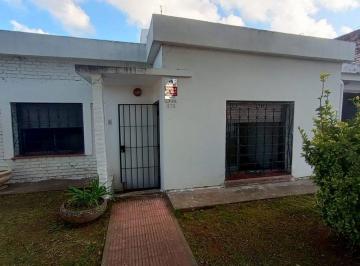 Casa · 110m² · 6 Ambientes · 1 Cochera · Venta Casa 2 Dor con Patio Barrio Matienzo