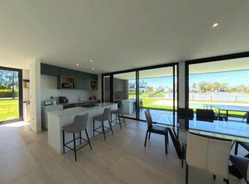 Casa · 168m² · 4 Ambientes · 2 Cocheras · Casa 4 Ambientes en Venta Lagos de San Eliseo