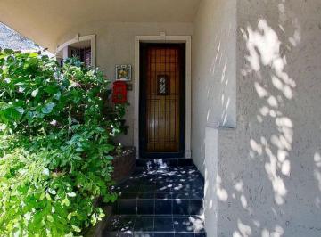 PH · 79m² · 3 Ambientes · 1 Cochera · Venta PH Al Frente 3 Amb C/patio y Cochera, Bernal!