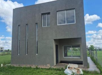 Casa · 135m² · 4 Ambientes · Oportunidad Casa a Terminar Brisanova P. Esther