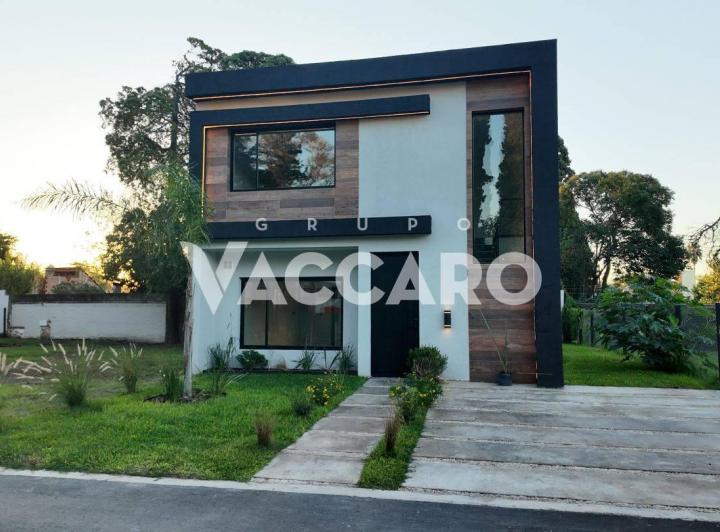 Casa · 134m² · 4 Ambientes · 2 Cocheras