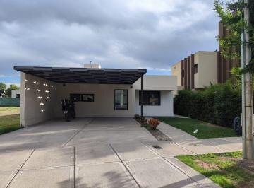 Casa · 125m² · 3 Ambientes · 2 Cocheras · Casa a La Venta en Barrio Sol Andino I Guaymallen
