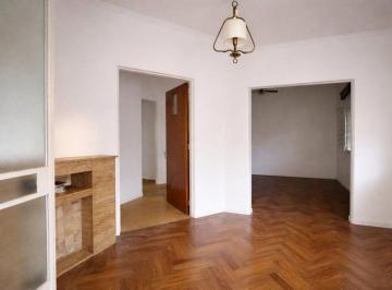 Casa · 120m² · 5 Ambientes · 1 Cochera · Casa a Refaccionar en Venta - La Plata