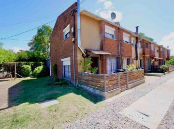Casa · 70m² · 4 Ambientes · 1 Cochera · ¡Impecable! Casa en Cooperativa en El Pinar