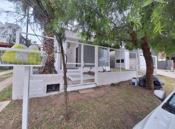Casa de 5 ambientes, La Calera · Casa en Alquiler – B° El Paraíso, La Calera