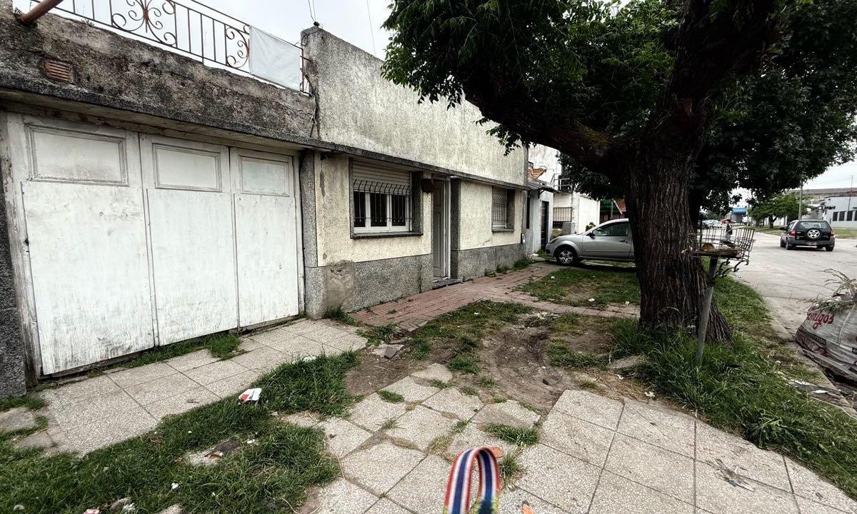 Oportunidad! casa A reciclar sobre lote propio de 150m2 A metros de Av. Luro