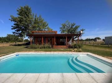 Casa · 66m² · 3 Ambientes · 5 Cocheras · Alquiler Cabaña por Dia Exaltaciòn de La Cruz