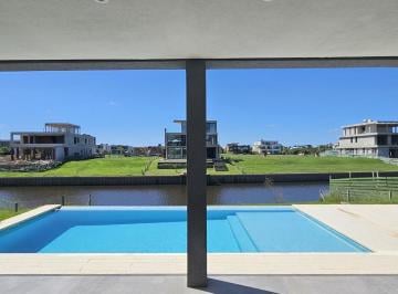 Casa · 510m² · 7 Ambientes · 2 Cocheras · Venta Casa El Yacht Nordelta: 5 Dorm. - Playroom - Amarra Propia