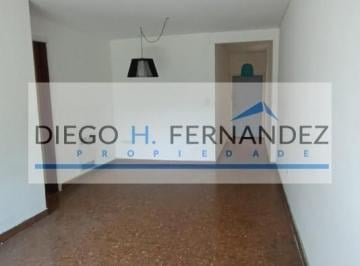 Departamento de 4 ambientes, Floresta · 4 Ambientes con Escritorio, Dos Balcones, Concordia 65. Oportunidad!