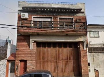 Depósito · 700m² · Importante Depósito con Entrepiso y Oficinas – Entrada Para Semi – Lanús Oeste