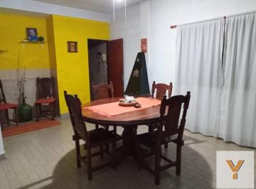 PH · 80m² · 4 Ambientes · PH Venta - 2 Dorm. 1 Baño - 80 m² Totales - Los Hornos