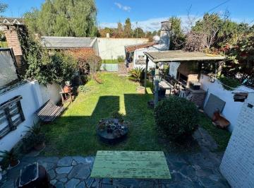 Casa de 4 ambientes, San Isidro · 4 Amb. 2 Cuadras de Dardo Rocha, Amplkio Fondo Libre 8.66 X 24