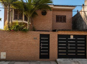 Casa de 8 ambientes, Rosario · Casa 4 Dorm. + Pileta