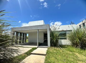 Casa · 168m² · 4 Ambientes · 2 Cocheras · Casa en Venta en Vistas Puertos del Lago en Oportunidad Real Excelente Ubicación