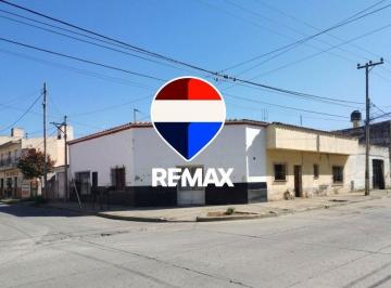 Casa · 200m² · 6 Ambientes · 1 Cochera · Casa Venta C/galpon y Local a Remodelar