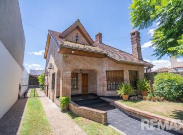 Casa · 144m² · 5 Ambientes · 3 Cocheras · Venta Casa 5 Ambientes con Jardin en Bella Vista