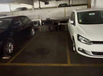 Garage , Recoleta · Cochera de 12 m² en Venta en Recoleta