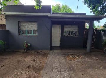 Casa · 90m² · 3 Ambientes · 1 Cochera · Casa de Estilo Americano Sobre Lote de 494 m.