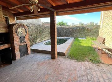 Casa · 106m² · 7 Ambientes · 2 Cocheras · Tu Casa Ideal con Pileta Barrio Smata II
