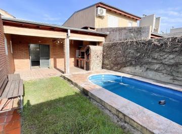 Casa · 106m² · 7 Ambientes · 2 Cocheras · Tu Casa Ideal con Pileta Barrio Smata II