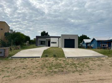 Casa · 185m² · 5 Ambientes · Casa en Venta - 4 Dorm. 3 Baños - Pinamar