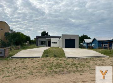 Casa · 185m² · 5 Ambientes · Casa en Venta - 4 Dorm. 3 Baños - Pinamar