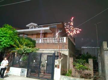 Casa de 5 ambientes, Lanús · Venta de Hermosa Casa con Multipropositos
