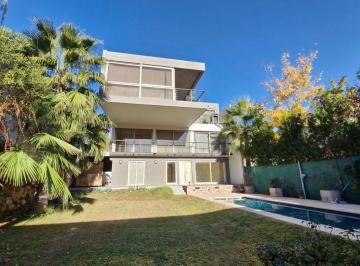 Casa de 12 ambientes, Godoy Cruz · Casa de Categoría en Barrio Palmares con Vistas a La Cordillera