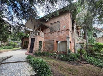 Casa · 198m² · 5 Ambientes · 1 Cochera · Venta de Casa, Barrio El Tato