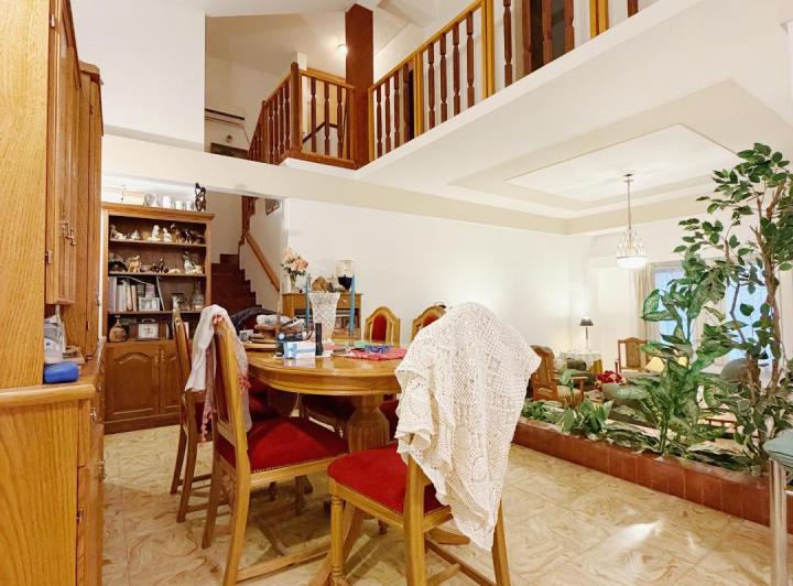 Casa · 190m² · 11 Ambientes · 1 Cochera