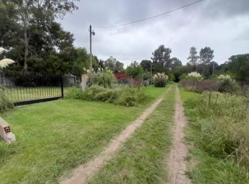 Casa · 60m² · 3 Ambientes · 2 Cocheras · Venta Casa Quinta 3 Ambientes en Lomas Altas, a m Laguna Chascomus