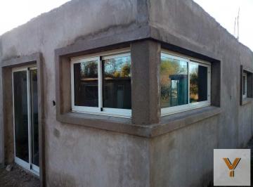 Casa · 140m² · 3 Ambientes · 1 Cochera · Casa en Venta - 2 Habitaciones 2 Baños - 1 Cochera - 411 m² - Mar del Tuyú