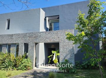 Casa · 204m² · 5 Ambientes · Casa en Venta en Barbarita, Tigre.