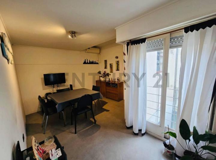 Venta Departamento 3 Ambientes C/ Terraza Compartida - Versalles