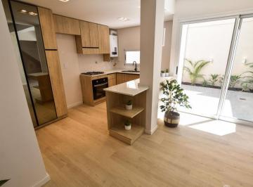 PH · 126m² · 5 Ambientes · Venta Casa PH de Tres Dorm. Centro