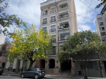 Departamento · 70m² · 3 Ambientes · 1 Cochera · Exc Depto 2 Dorm Alq Gge/bcon/2 Baños Dean Funes 825