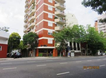 Departamento de 3 ambientes, Parque Patricios · 3amb Av Garay 3100 Edificio en Esquina Ne Split Estufas Baulera Bajas Expensas