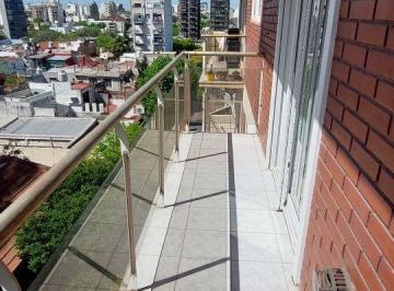 Departamento de 3 ambientes, Parque Patricios · 3amb Av Garay 3100 Edificio en Esquina Ne Split Estufas Baulera Bajas Expensas