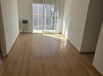 Departamento de 3 ambientes, Parque Patricios · 3amb Av Garay 3100 Edificio en Esquina Ne Split Estufas Baulera Bajas Expensas