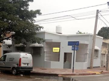 Casa · 86m² · 5 Ambientes · 1 Cochera · Venta Casa de Dos Dorm. Sobre La Av Bulnes Al 2400