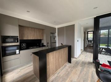 Casa · 178m² · 3 Dormitorios · 1 Cochera · Venta - Proximo a Entregar Hermoso Duplex 3 Dorm. 3 Baños - La Luista