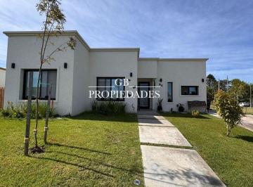 GBB-GBB-1686_2 · Venta de Casa en Santa Elisa, 4 Dorm. Pilar del Este