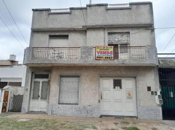 Casa · 241m² · 5 Ambientes · 1 Cochera · Casa Multifamiliar de 5 Ambientes en San Justo