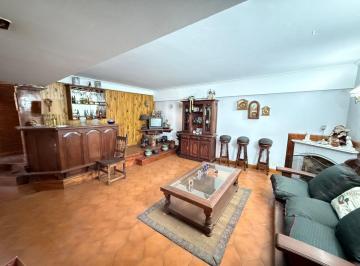 Casa de 5 ambientes, Lomas de Zamora · Casa con 4 Dorm. en Venta en Llavallol