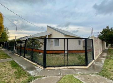Casa de 3 ambientes, General Roca · Casa en Venta - General Roca